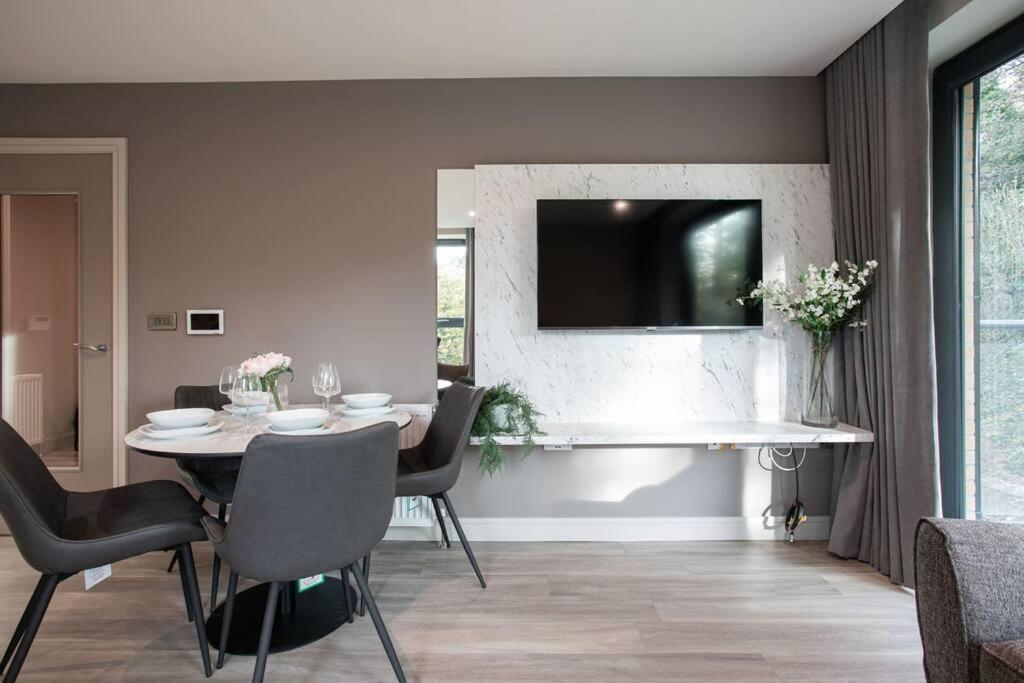 Modern 2Br With Balcony Next To The City Airport Bhd - Free Parking Belfast Exteriör bild