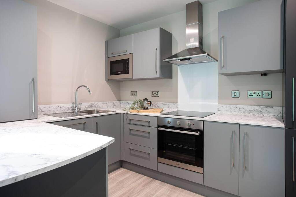 Modern 2Br With Balcony Next To The City Airport Bhd - Free Parking Belfast Exteriör bild
