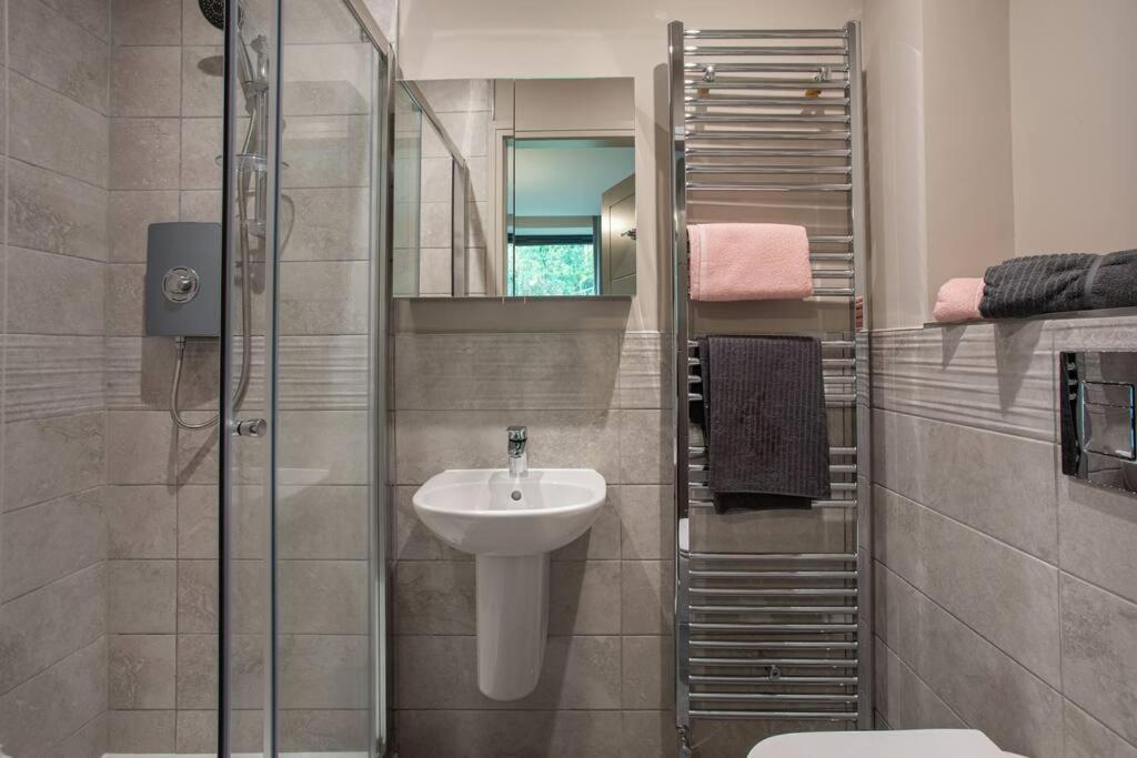 Modern 2Br With Balcony Next To The City Airport Bhd - Free Parking Belfast Exteriör bild